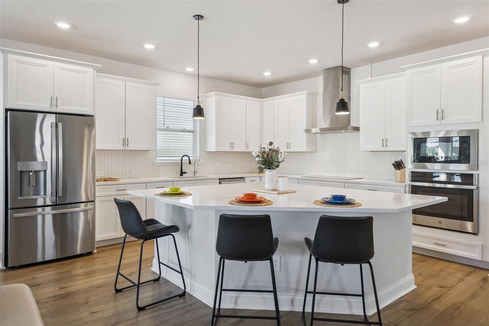 Image 5 of 54 For 17096 Cercis Loop