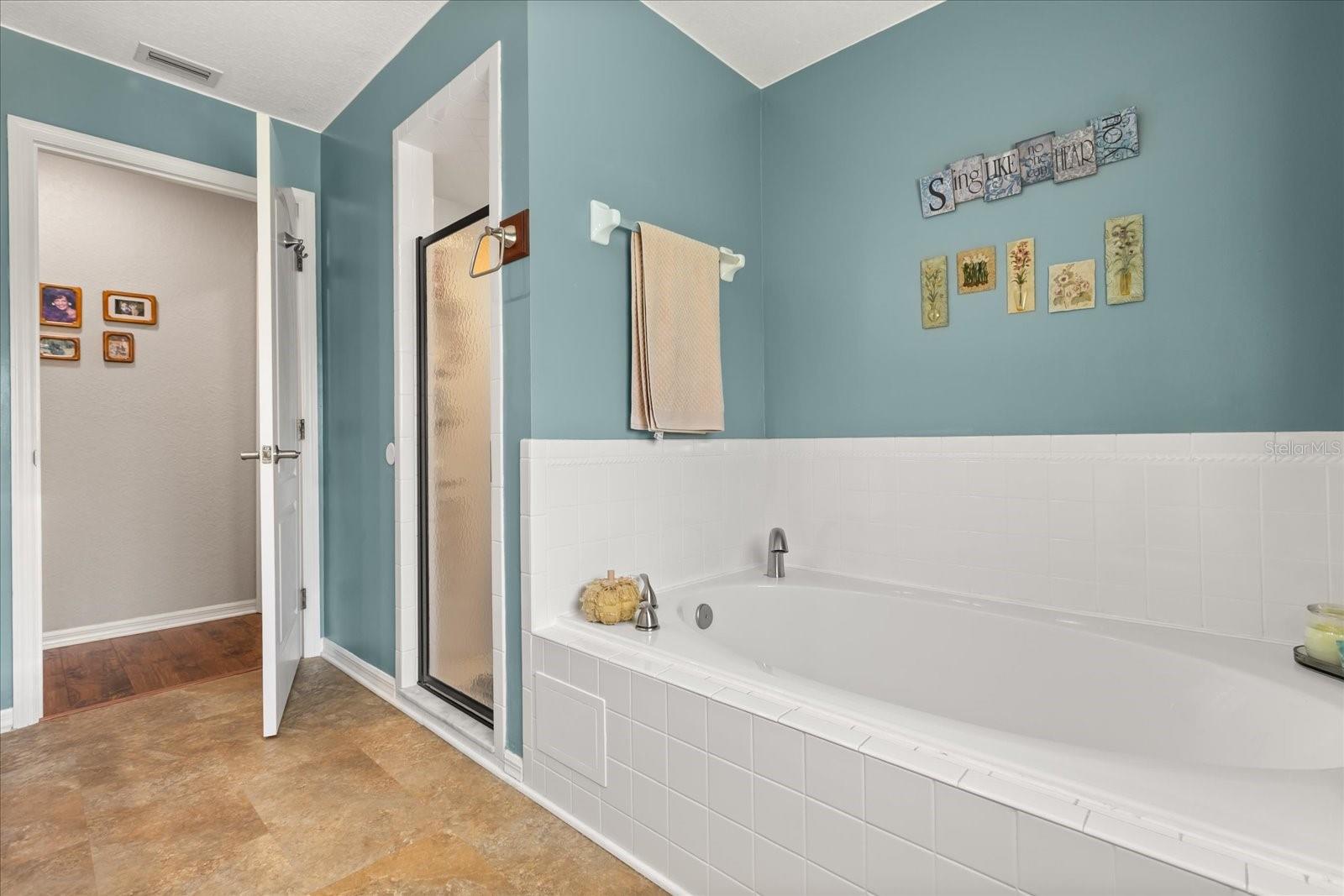 Image 12 of 25 For 570 James Place