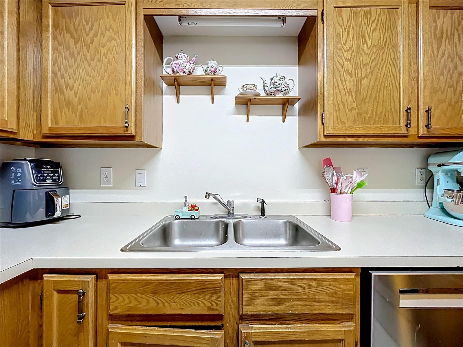 Image 12 of 39 For 115 Division Street