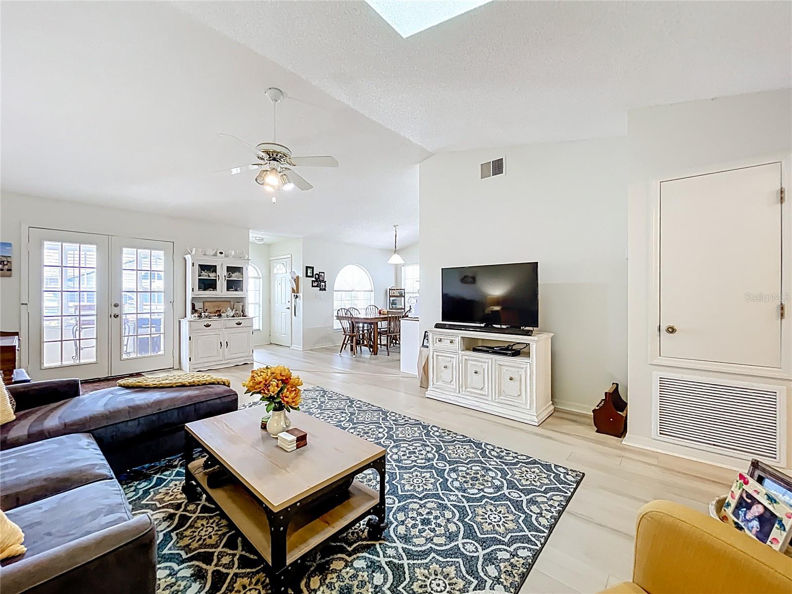 Image 18 of 39 For 115 Division Street