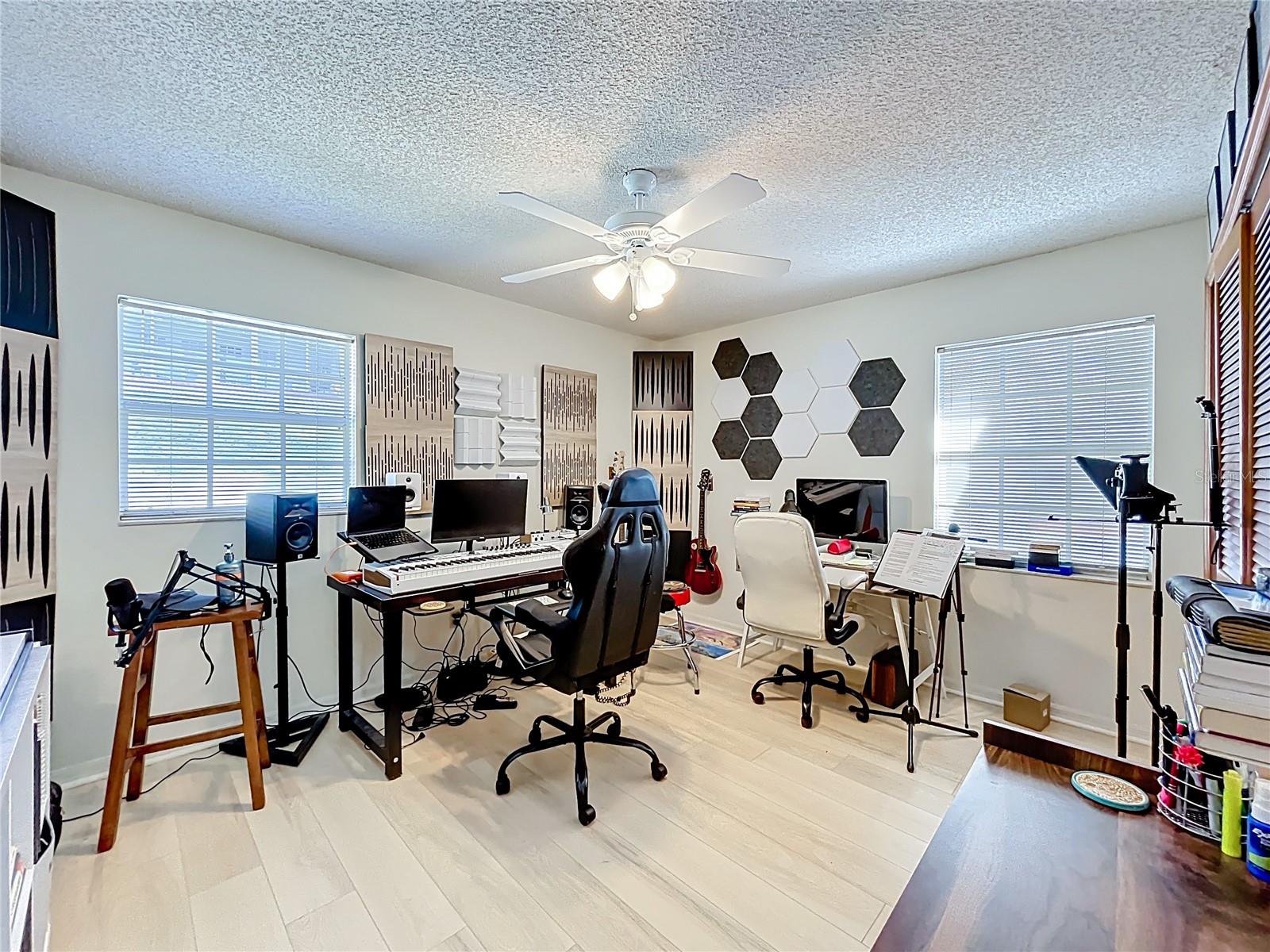 Image 26 of 39 For 115 Division Street