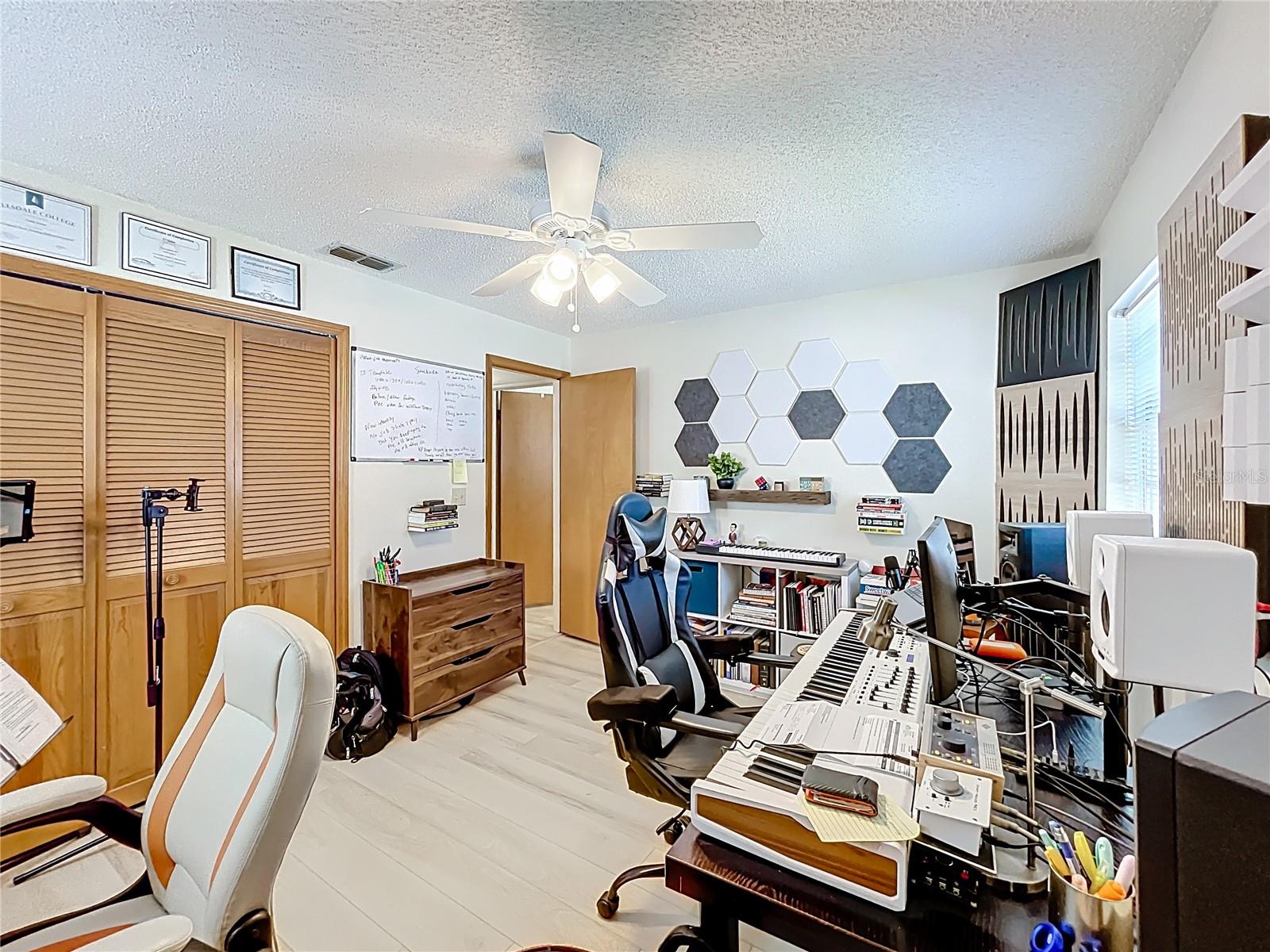 Image 28 of 39 For 115 Division Street