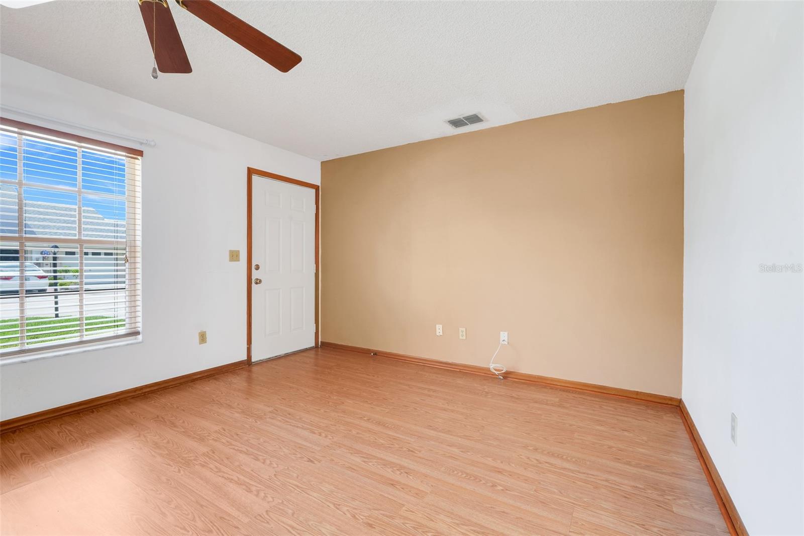 Image 10 of 27 For 1467 Disston Avenue