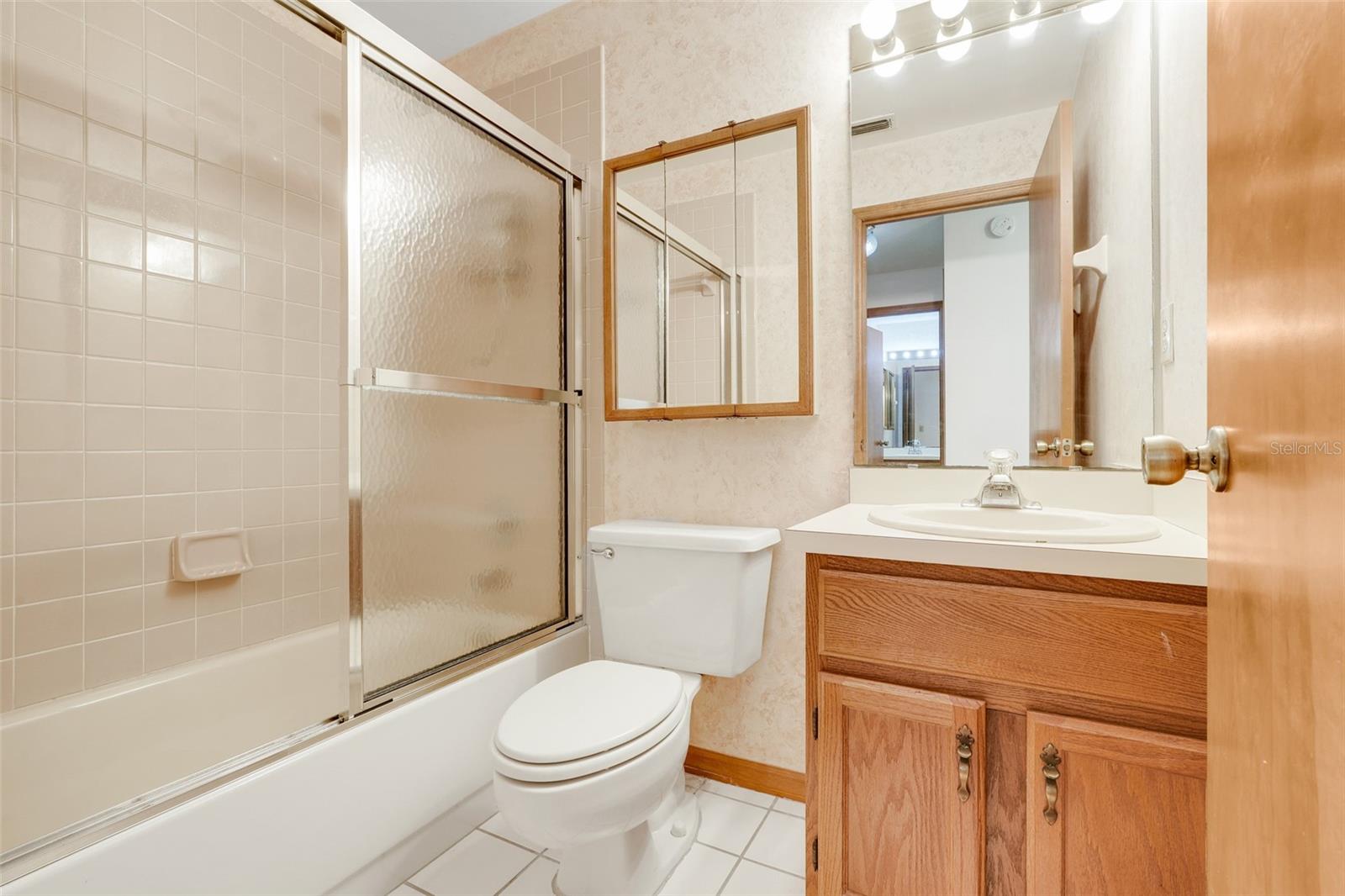 Image 20 of 27 For 1467 Disston Avenue