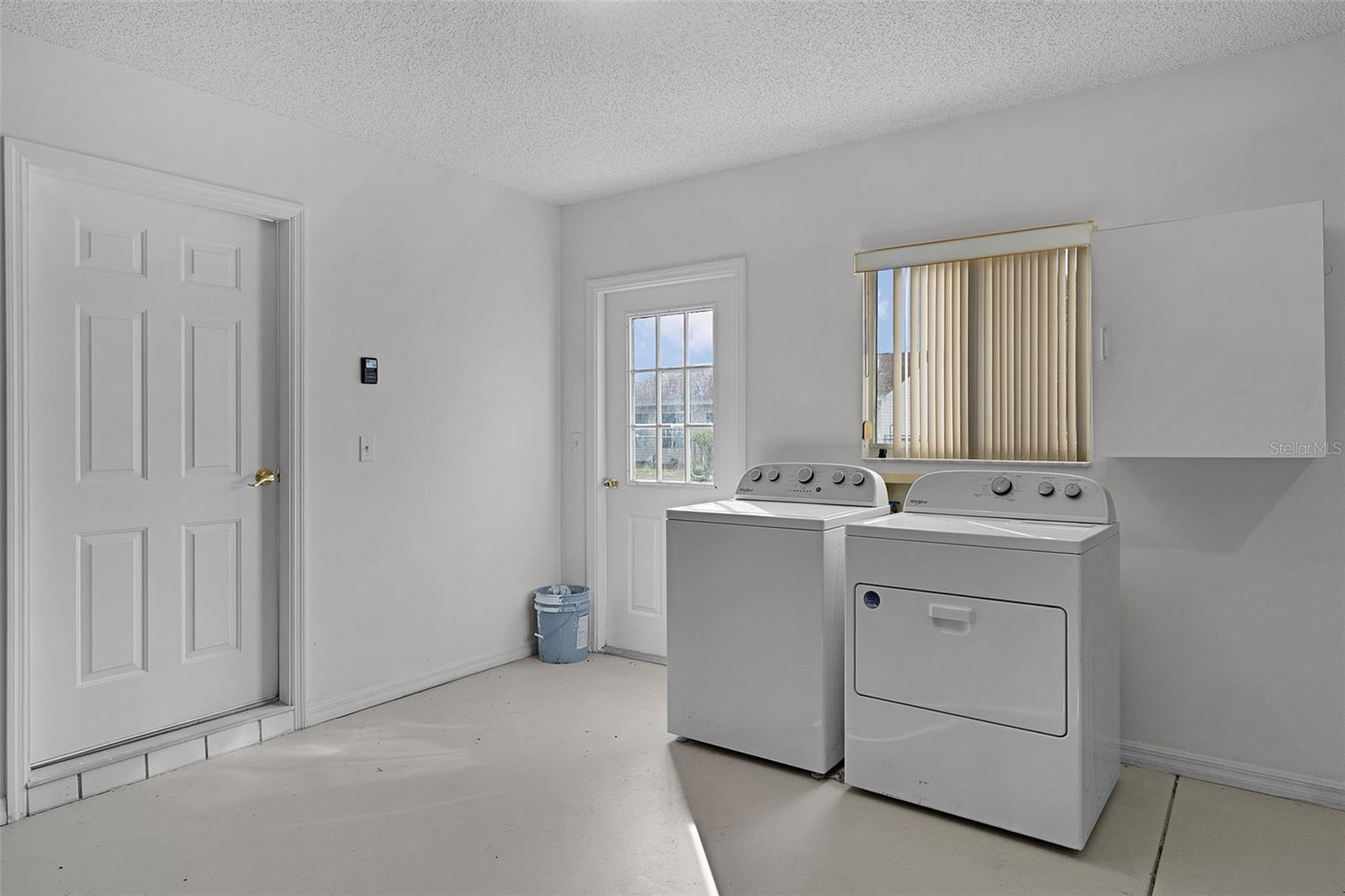 Image 32 of 47 For 9389 174th Loop