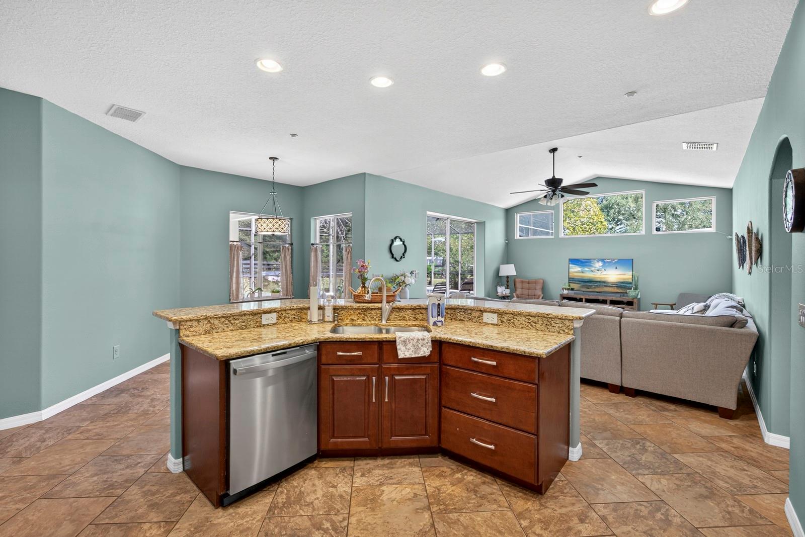 Image 20 of 50 For 36801 Nashua Boulevard