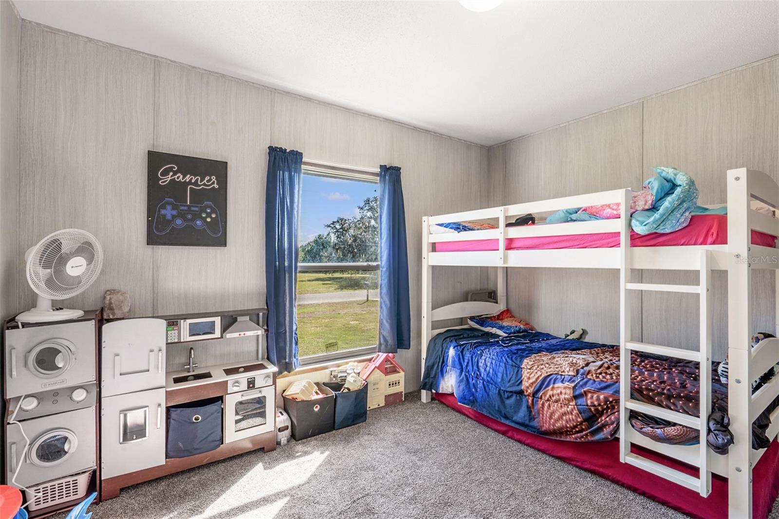 Image 12 of 28 For 10380 Parkside Avenue