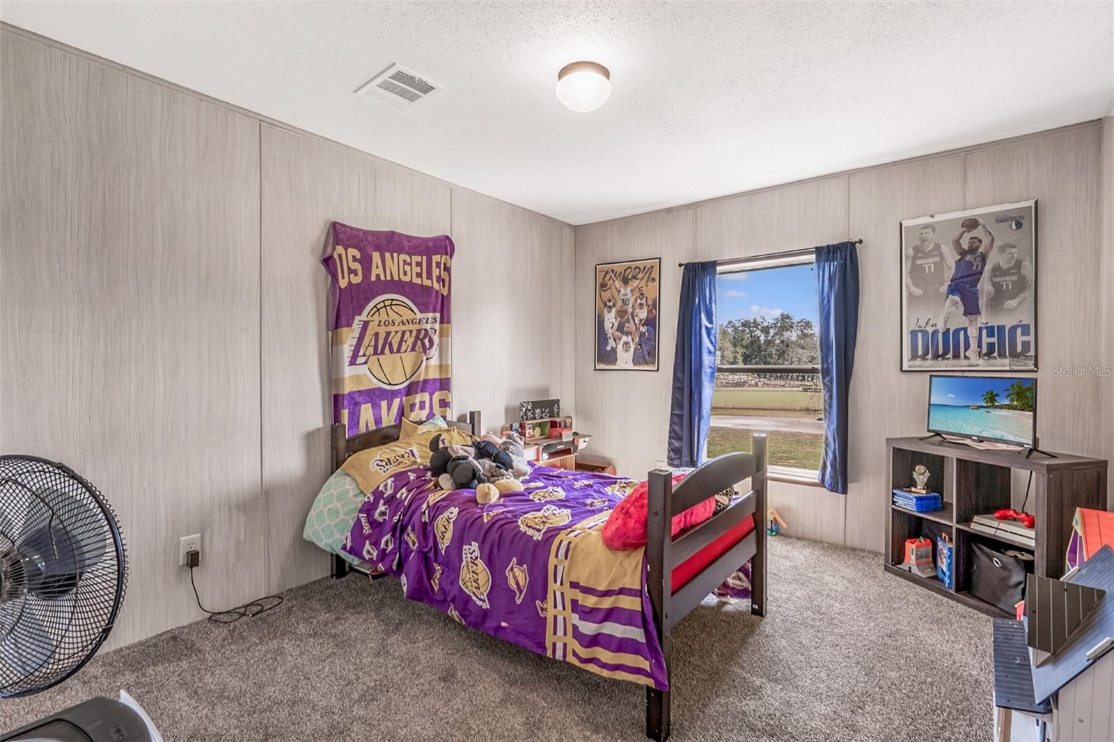 Image 17 of 28 For 10380 Parkside Avenue