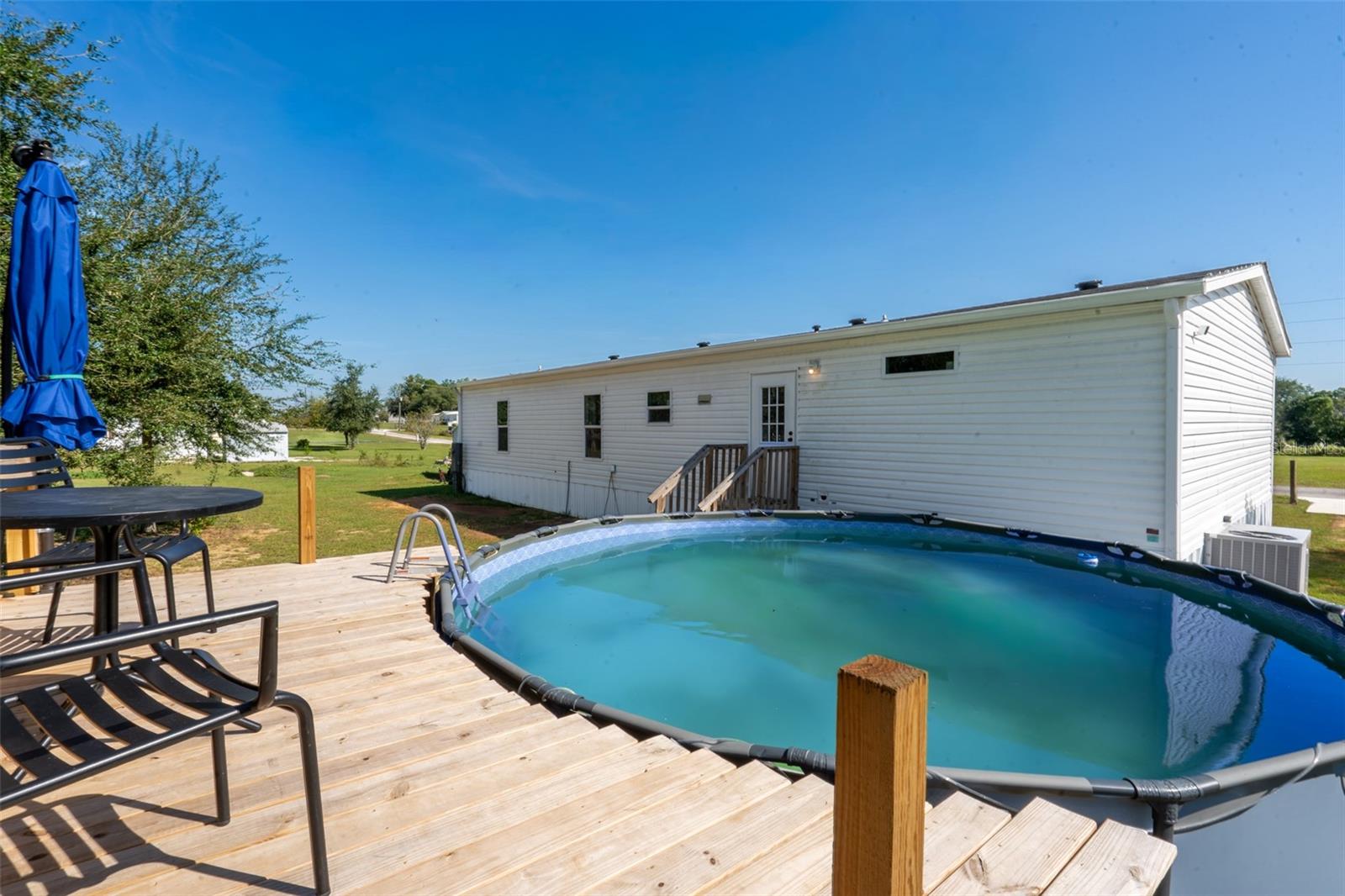 Image 23 of 28 For 10380 Parkside Avenue