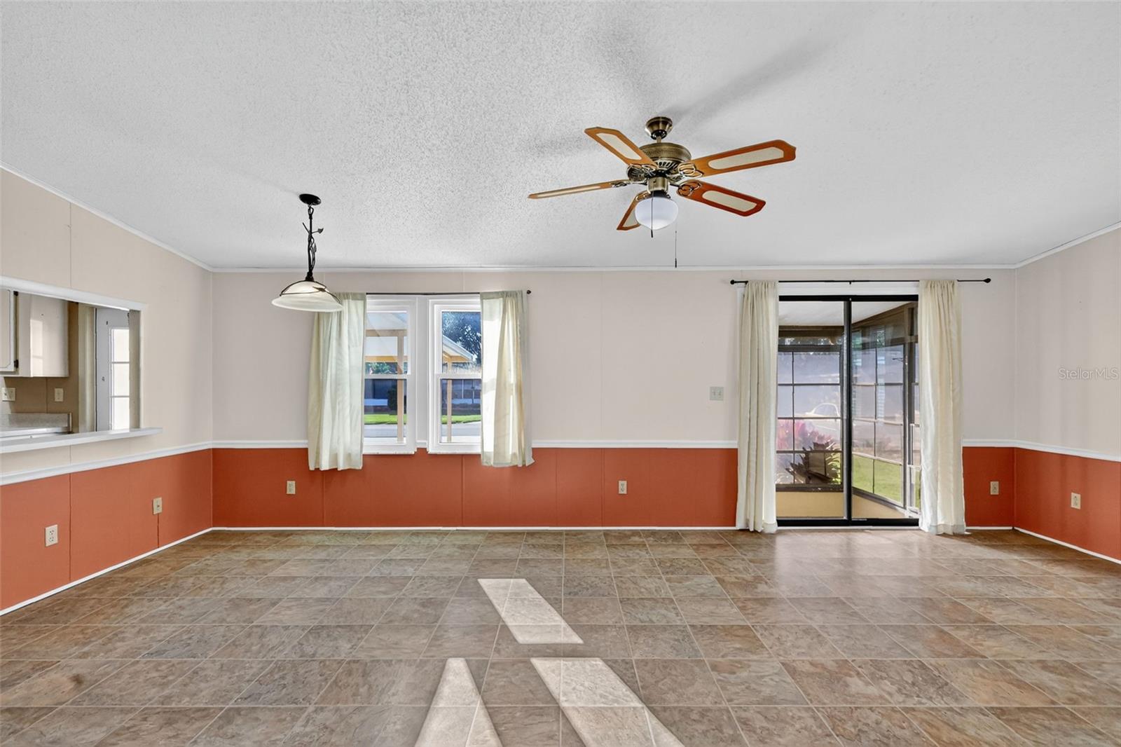 Image 11 of 35 For 622 Jennifer Drive