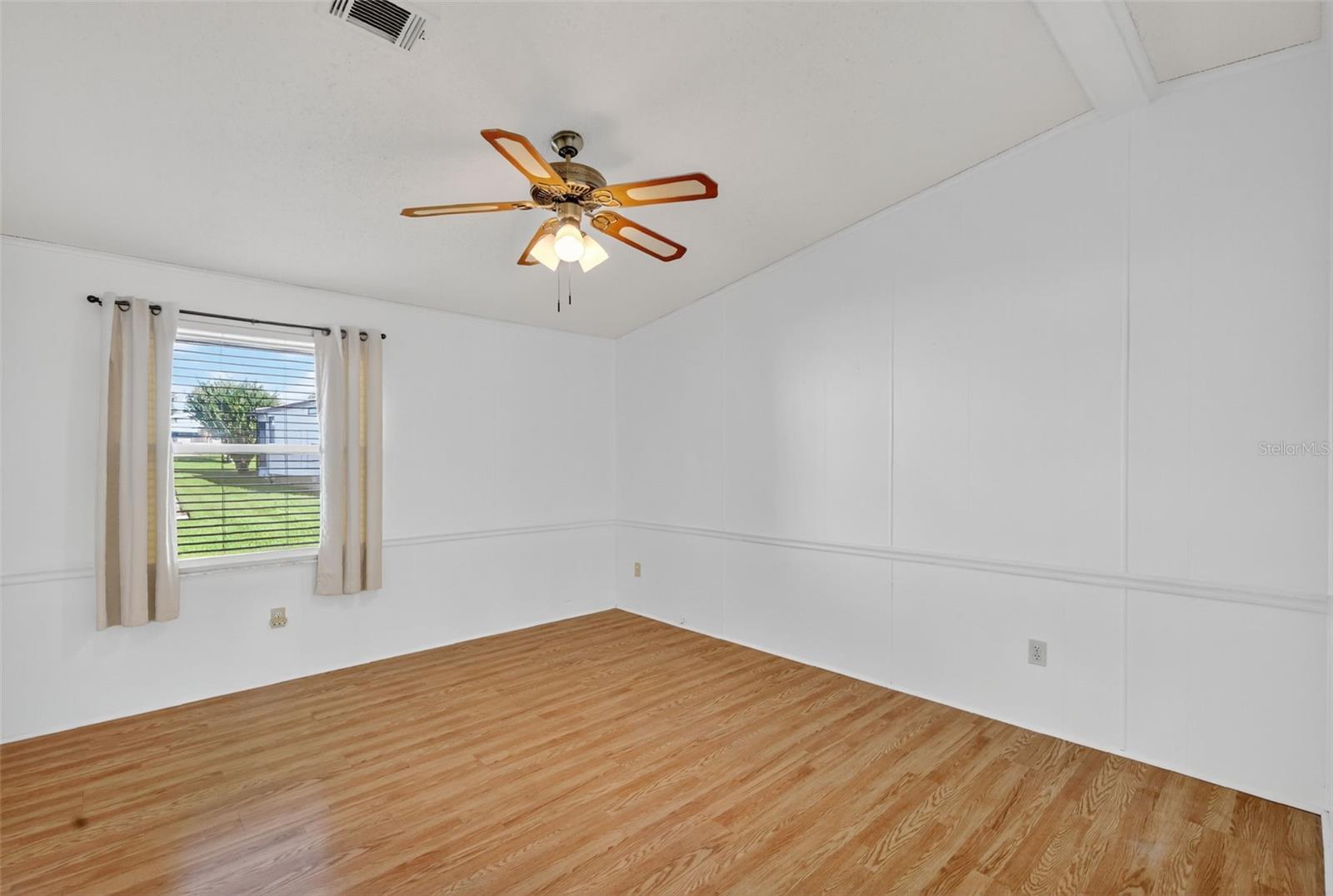 Image 16 of 35 For 622 Jennifer Drive