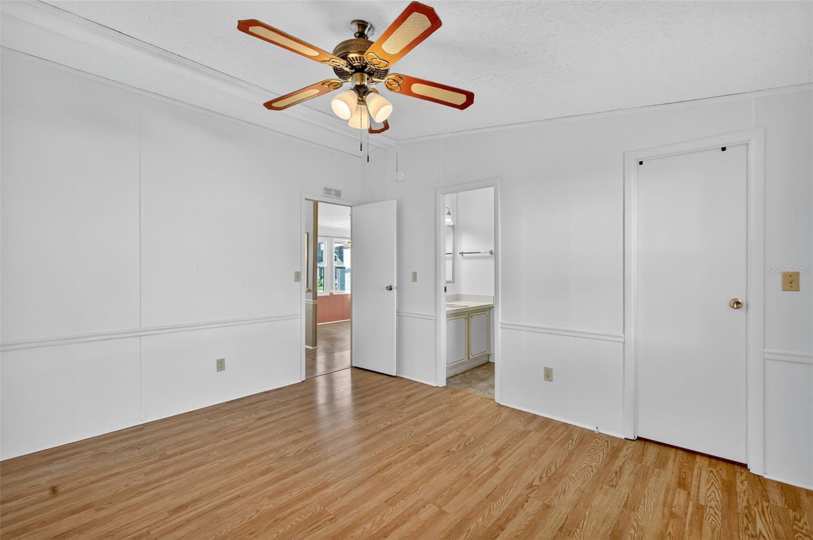 Image 17 of 35 For 622 Jennifer Drive