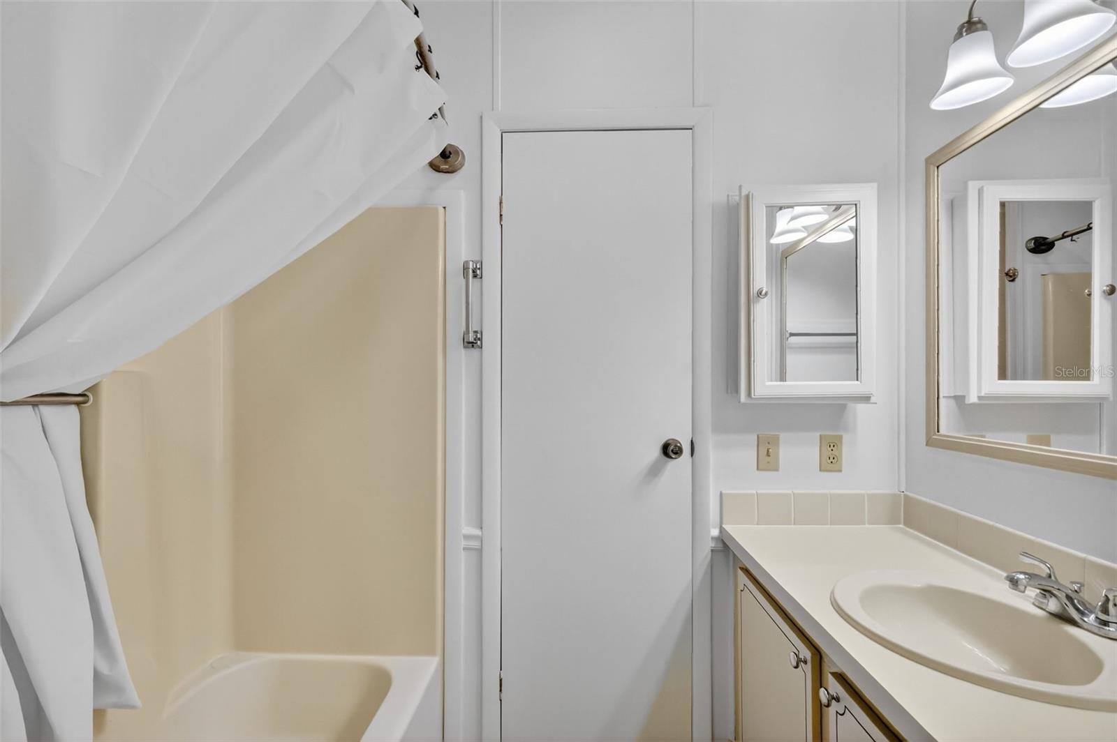 Image 19 of 35 For 622 Jennifer Drive