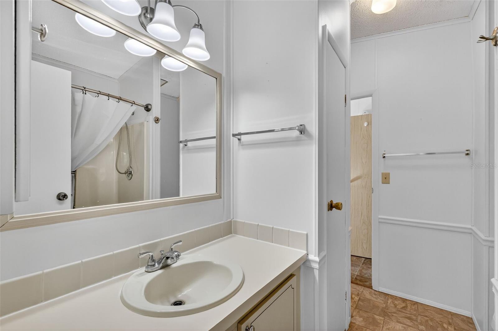 Image 20 of 35 For 622 Jennifer Drive