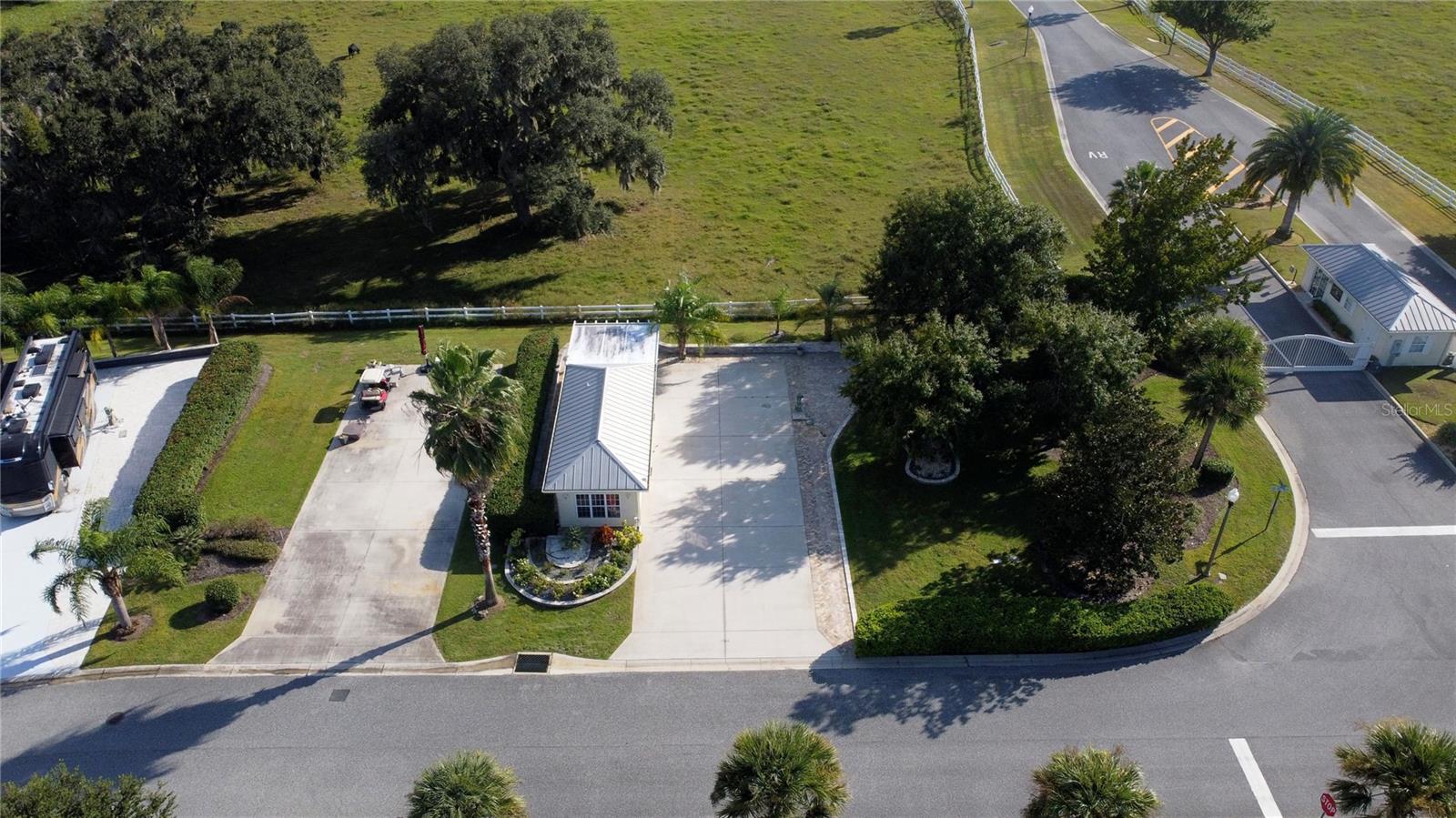 Image 16 of 44 For 9669 49th Terrace