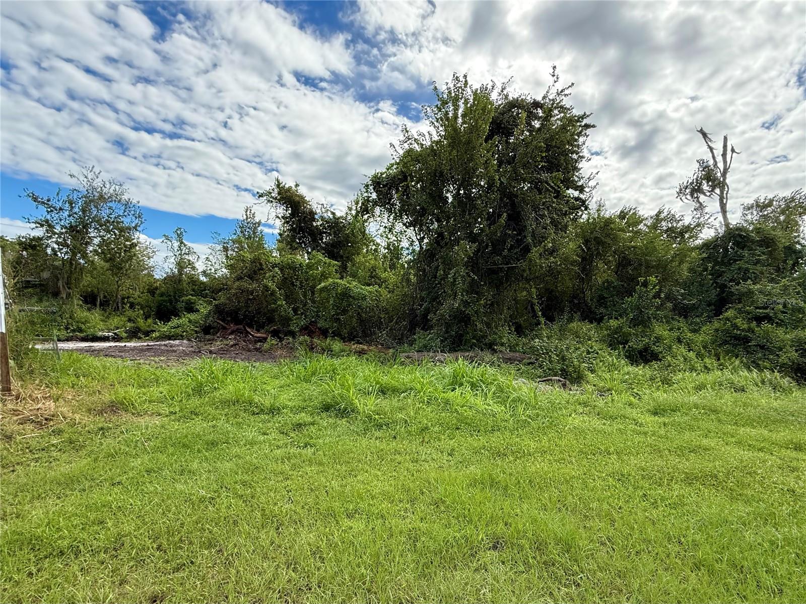 Image 17 of 26 For 696 Sunset Drive