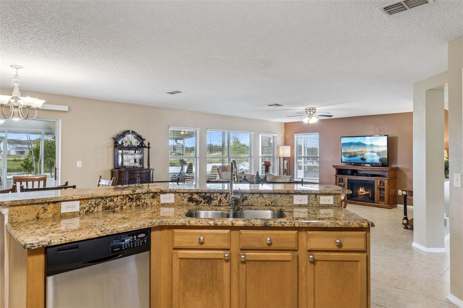 Image 21 of 57 For 1805 Strathmore Circle