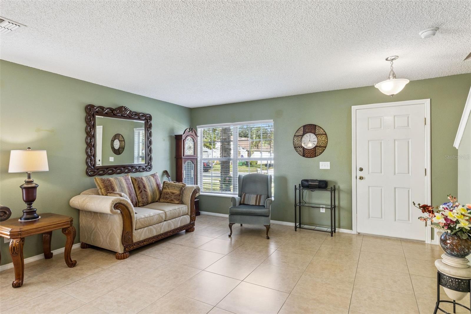 Image 5 of 57 For 1805 Strathmore Circle