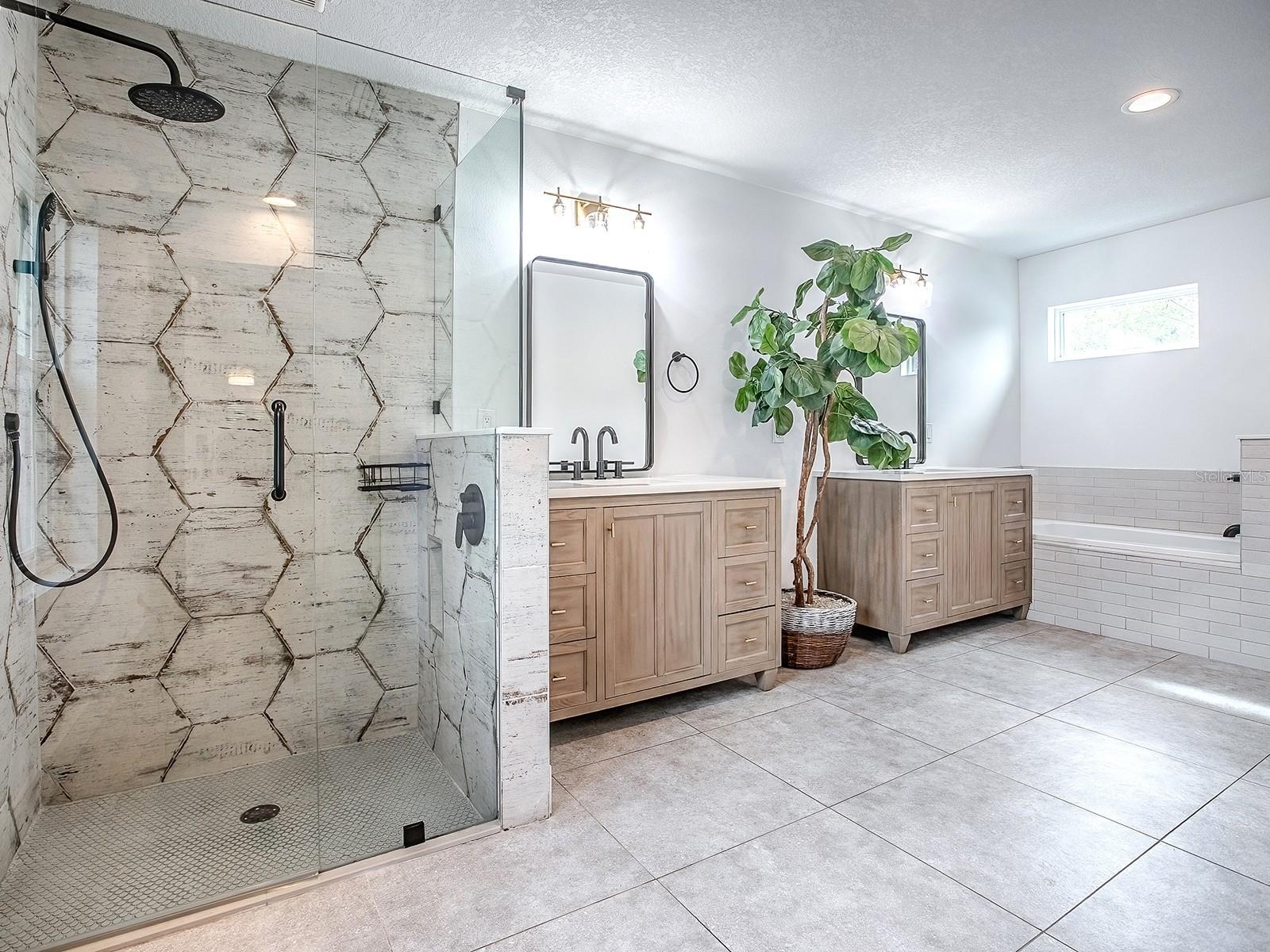 Image 18 of 49 For 3018 Northwood Boulevard