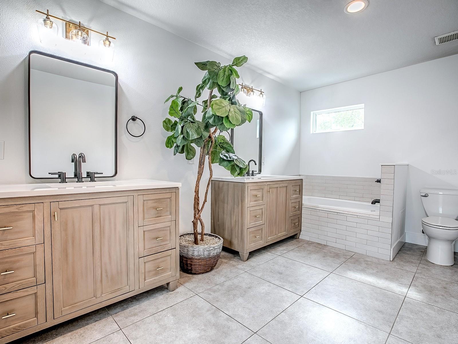 Image 22 of 49 For 3018 Northwood Boulevard