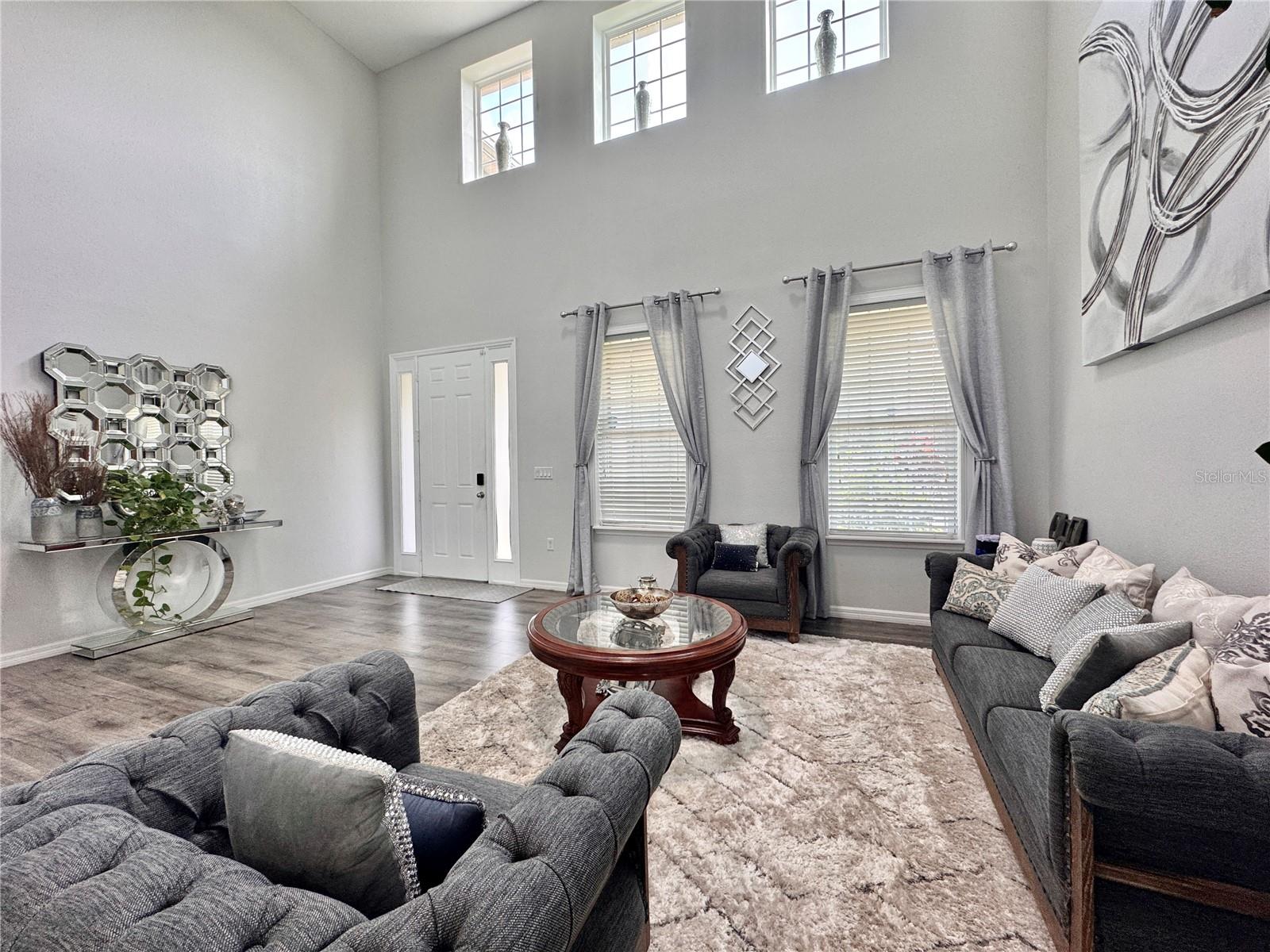 Image 10 of 94 For 1861 Remembrance Avenue