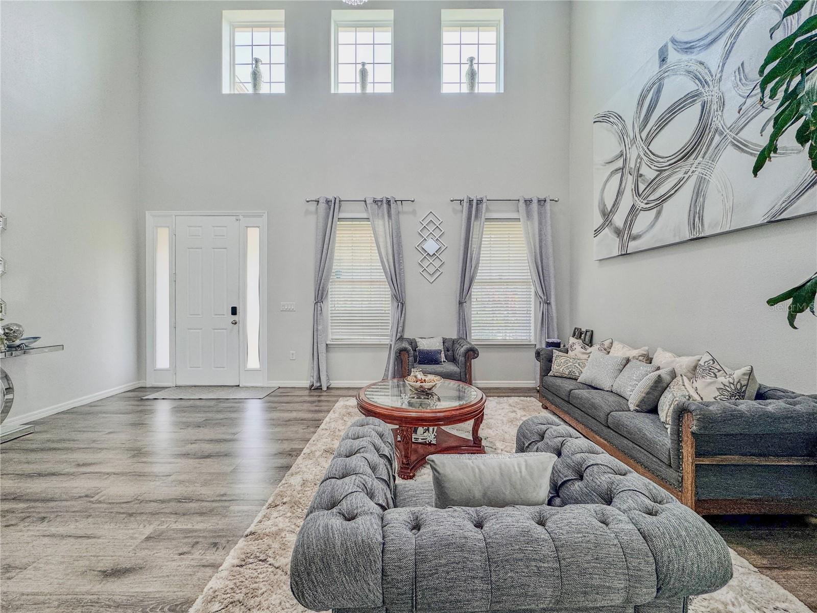 Image 11 of 94 For 1861 Remembrance Avenue