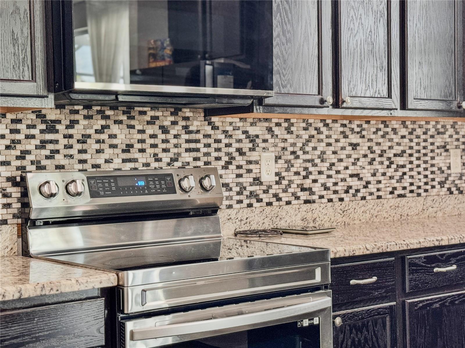 Image 19 of 94 For 1861 Remembrance Avenue