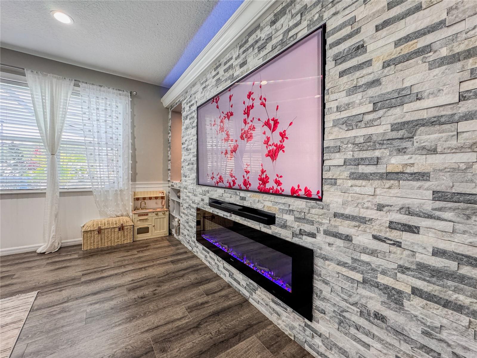 Image 25 of 94 For 1861 Remembrance Avenue