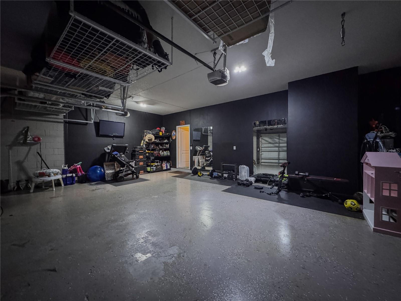 Image 32 of 94 For 1861 Remembrance Avenue