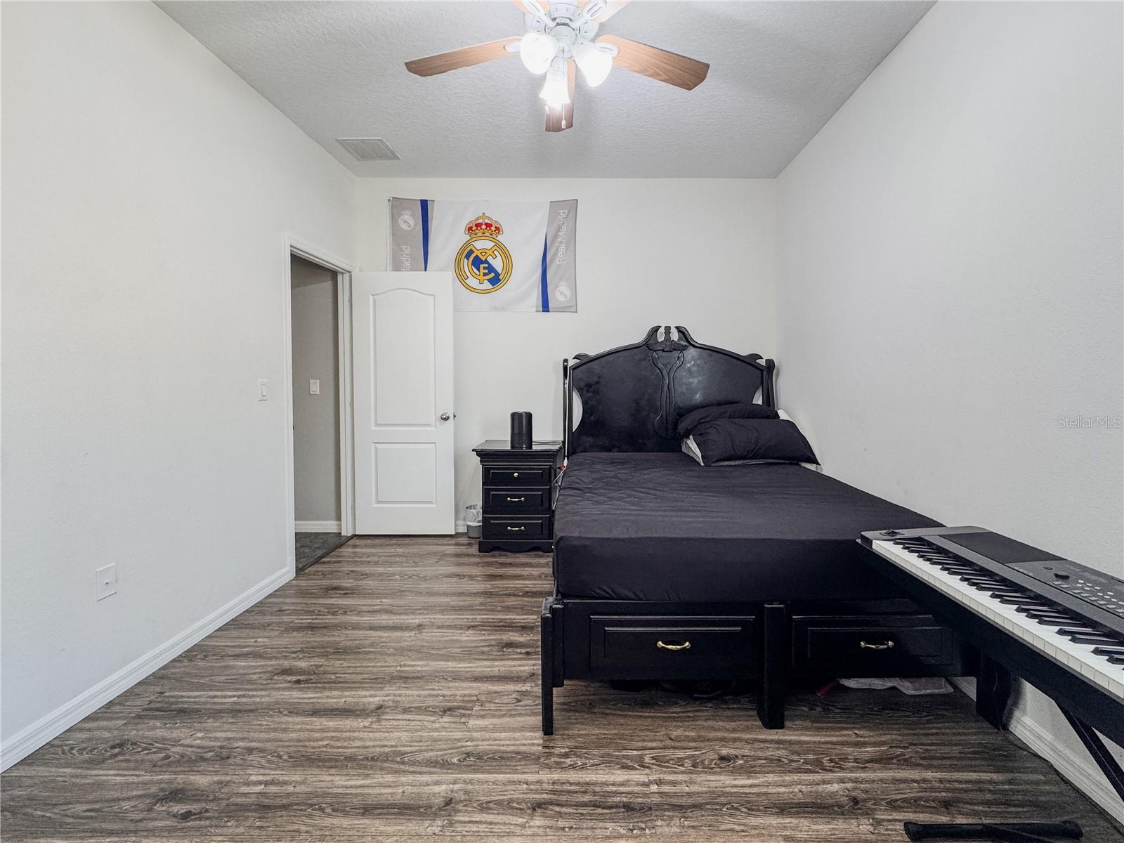 Image 34 of 94 For 1861 Remembrance Avenue