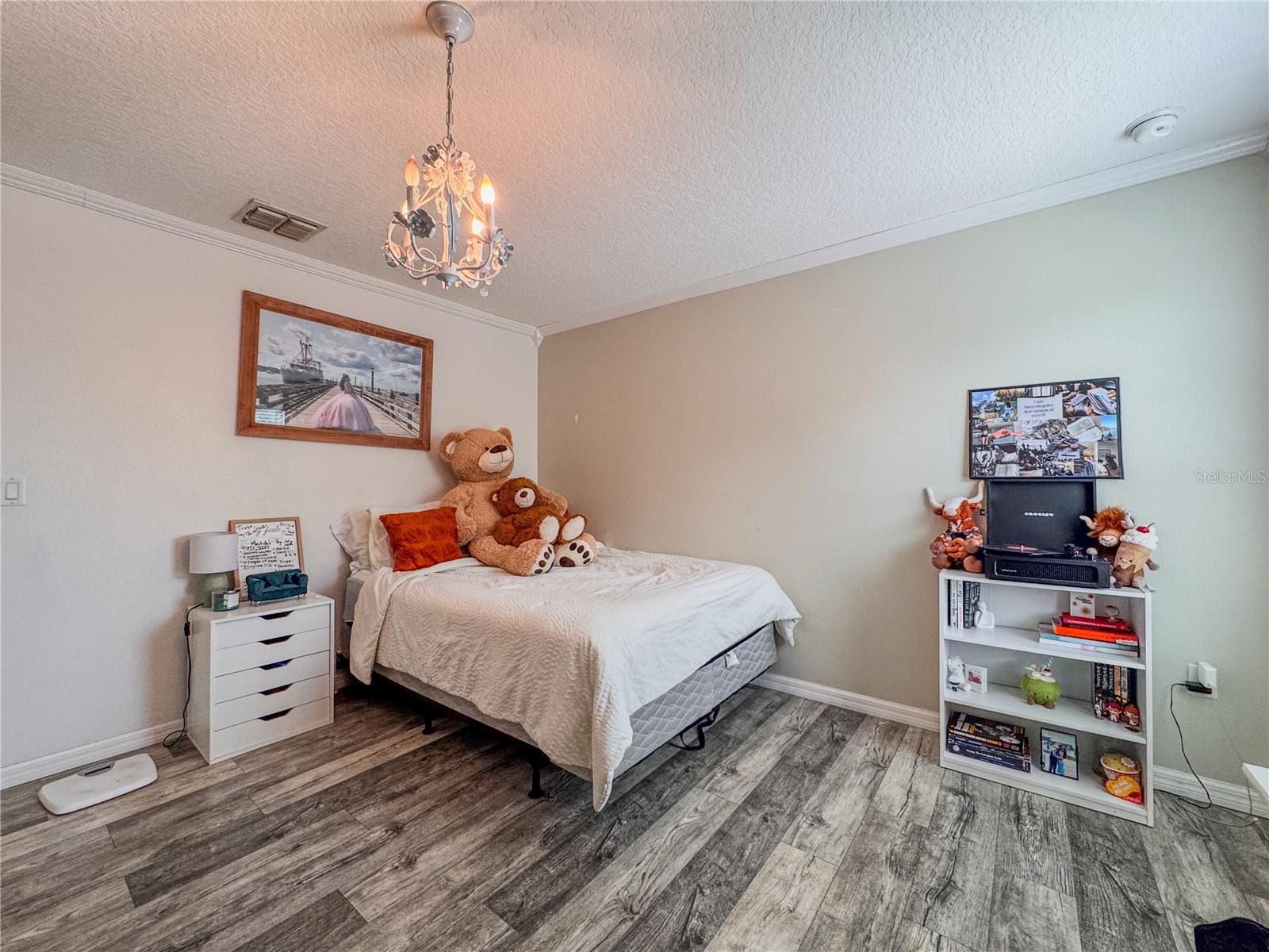 Image 50 of 94 For 1861 Remembrance Avenue