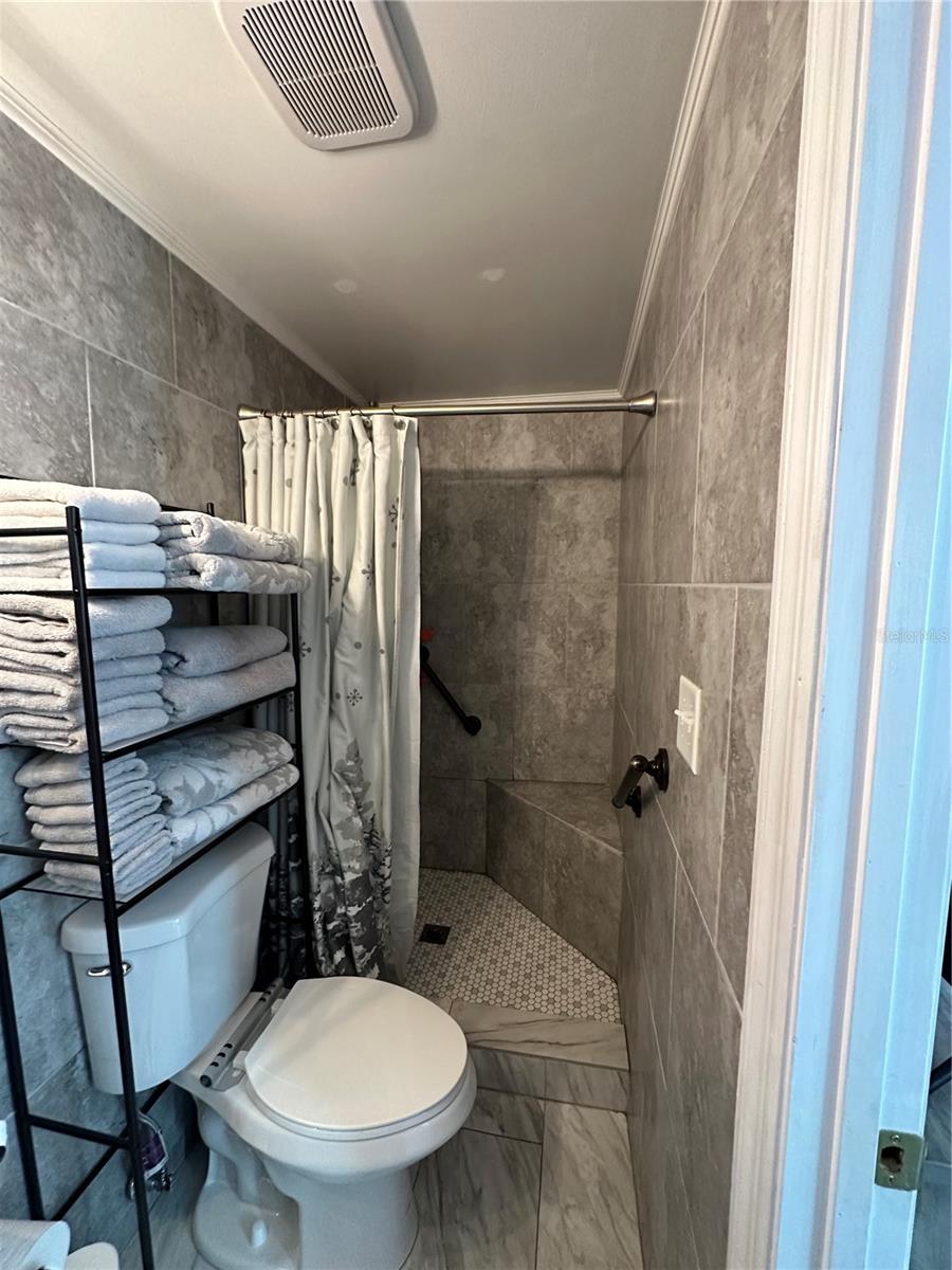 Image 13 of 32 For 123 Dade Avenue