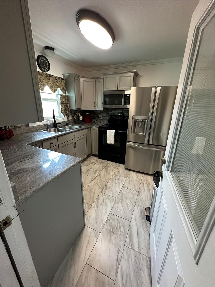 Image 15 of 32 For 123 Dade Avenue