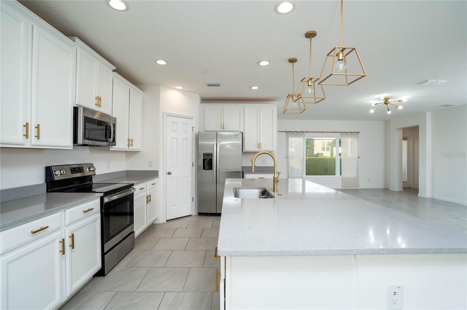 Image 12 of 34 For 244 Hamlet Loop