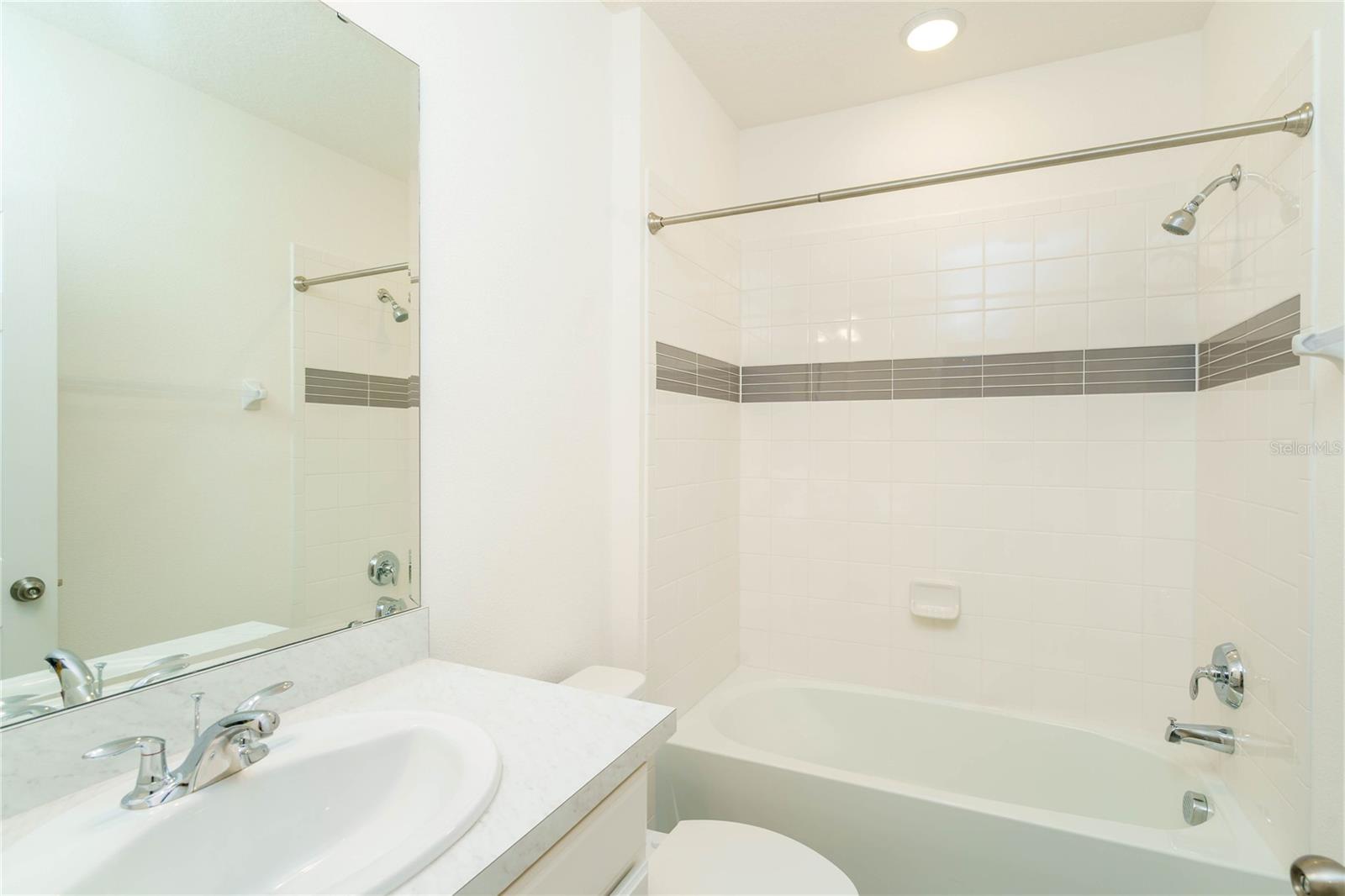 Image 16 of 34 For 244 Hamlet Loop