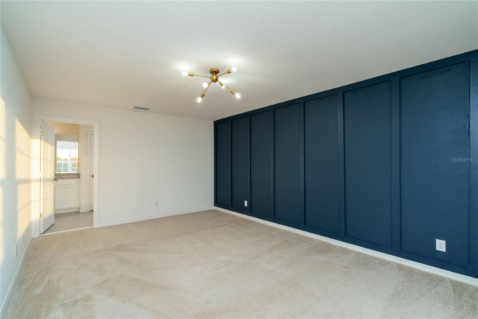 Image 20 of 34 For 244 Hamlet Loop