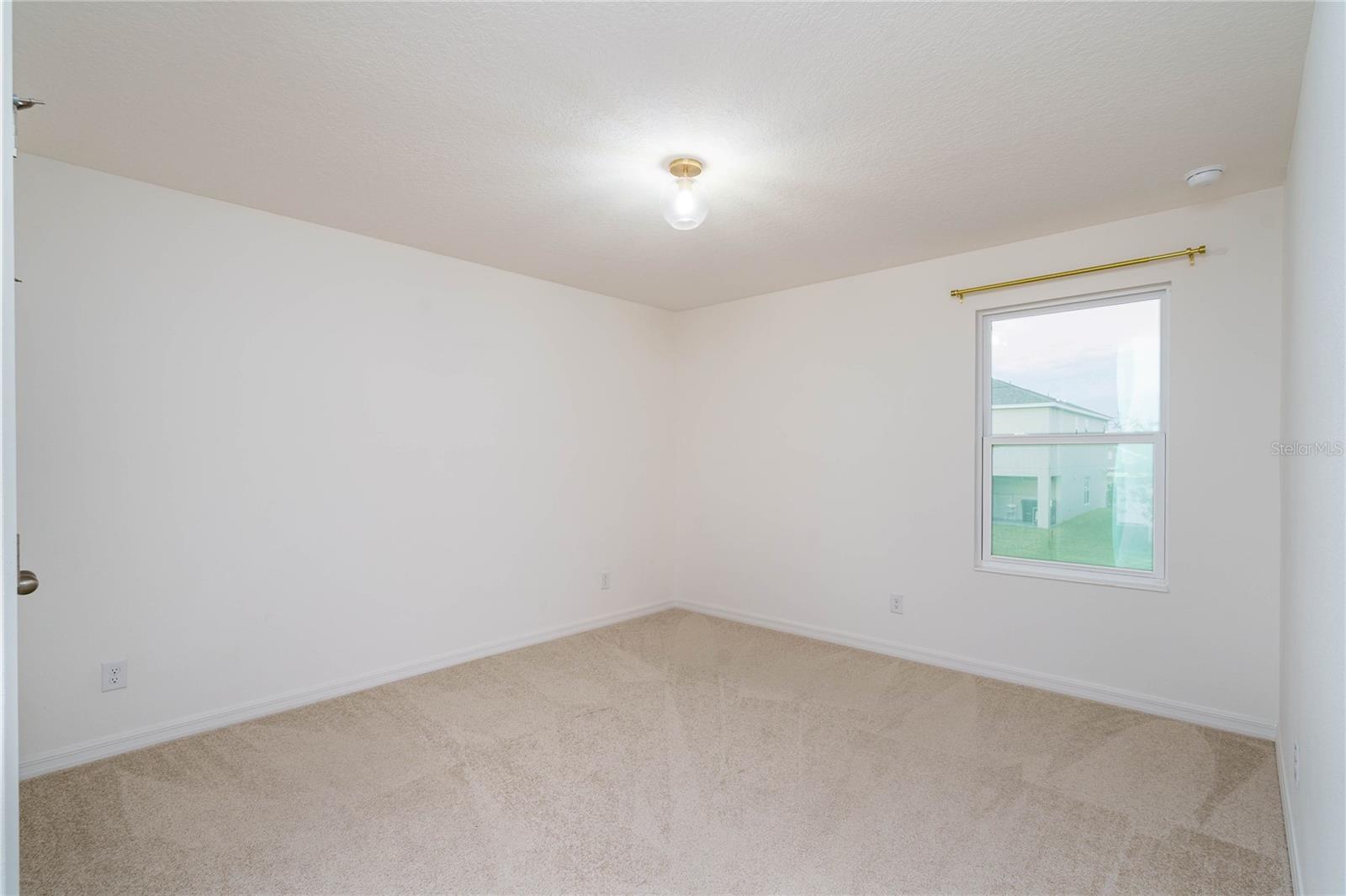 Image 25 of 34 For 244 Hamlet Loop