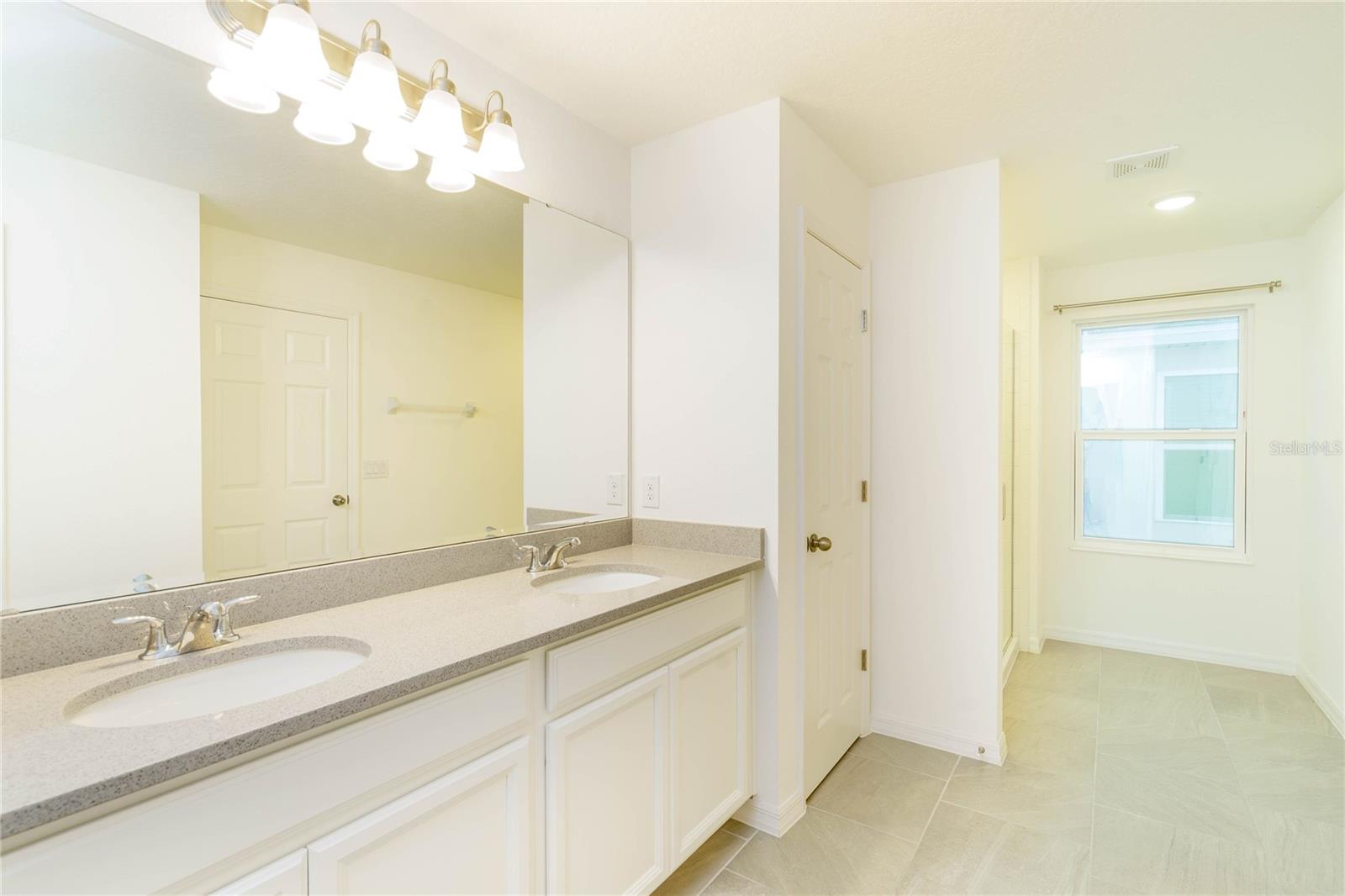 Image 26 of 34 For 244 Hamlet Loop