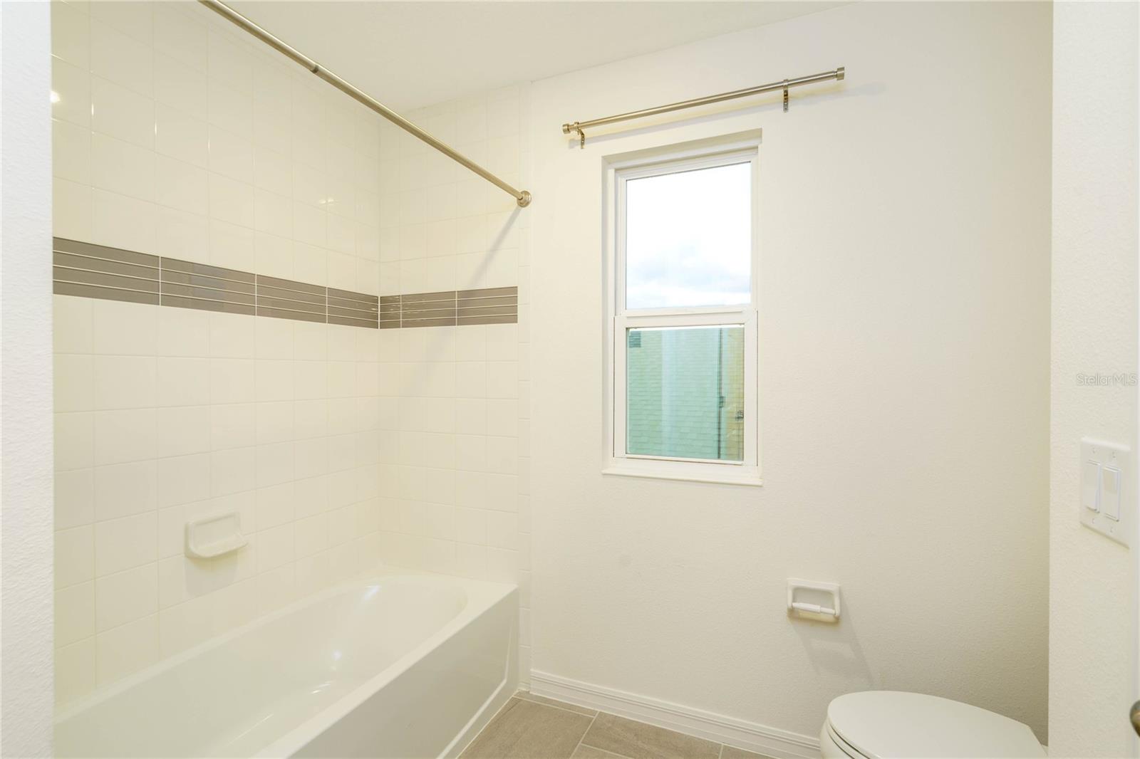 Image 27 of 34 For 244 Hamlet Loop