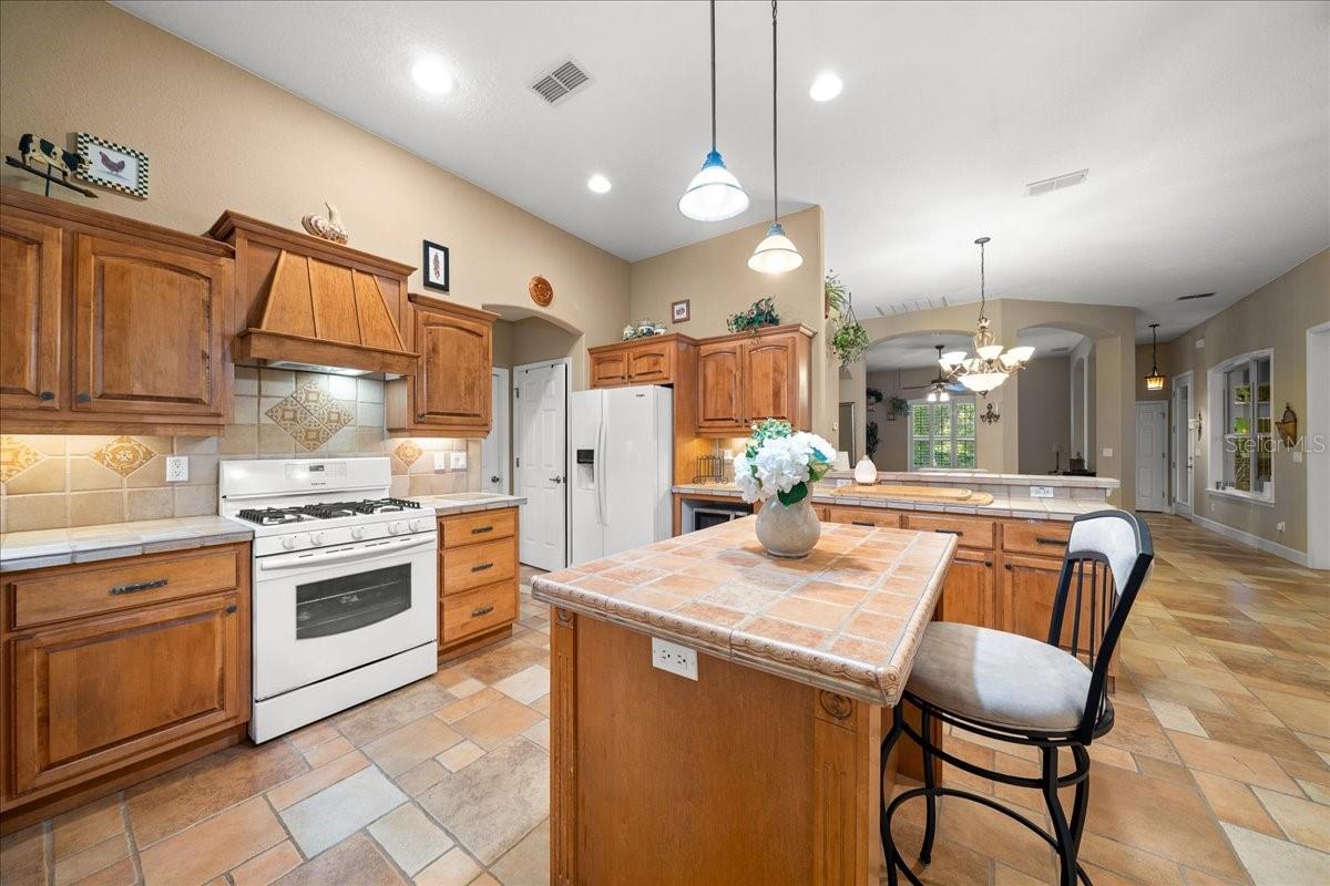 Image 17 of 77 For 4280 26th Terrace Road