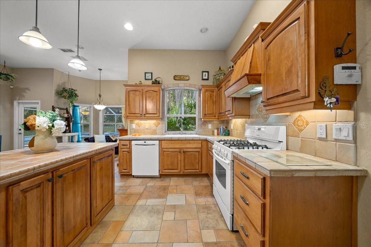 Image 18 of 77 For 4280 26th Terrace Road