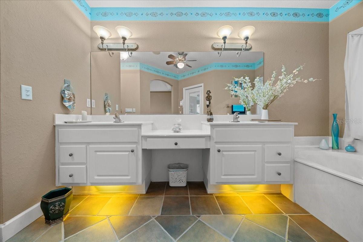 Image 34 of 77 For 4280 26th Terrace Road