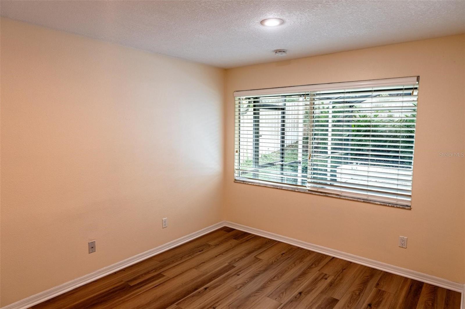 Image 11 of 52 For 681 Greywood Drive