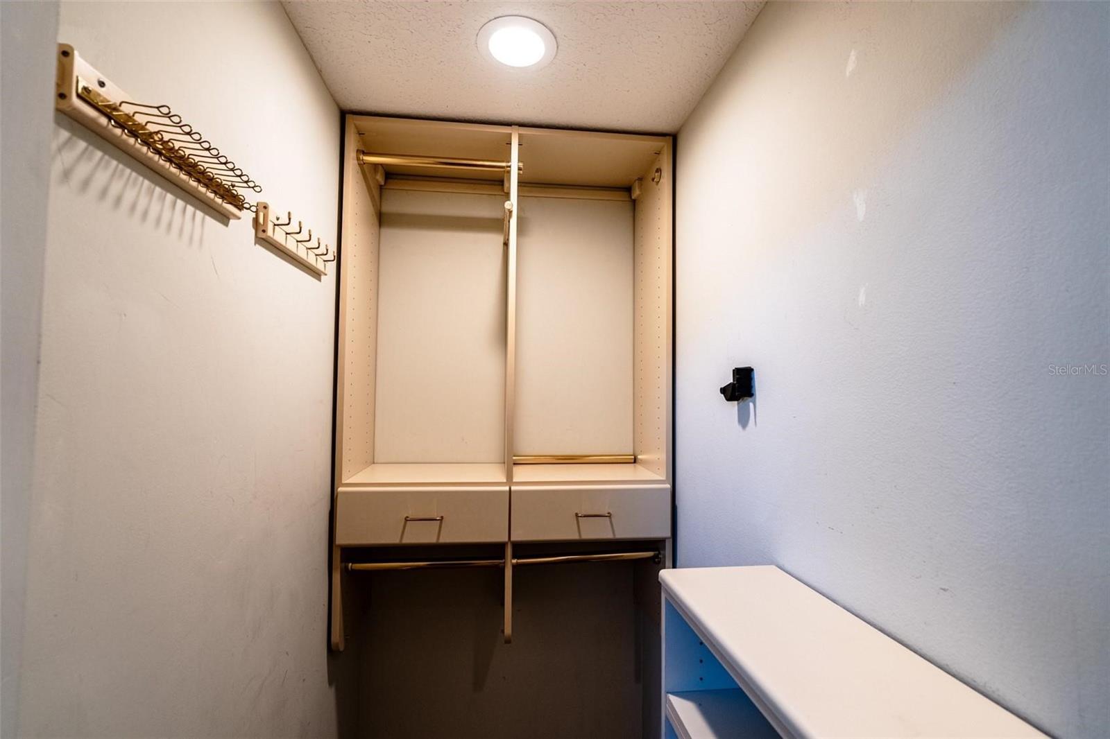 Image 24 of 52 For 681 Greywood Drive