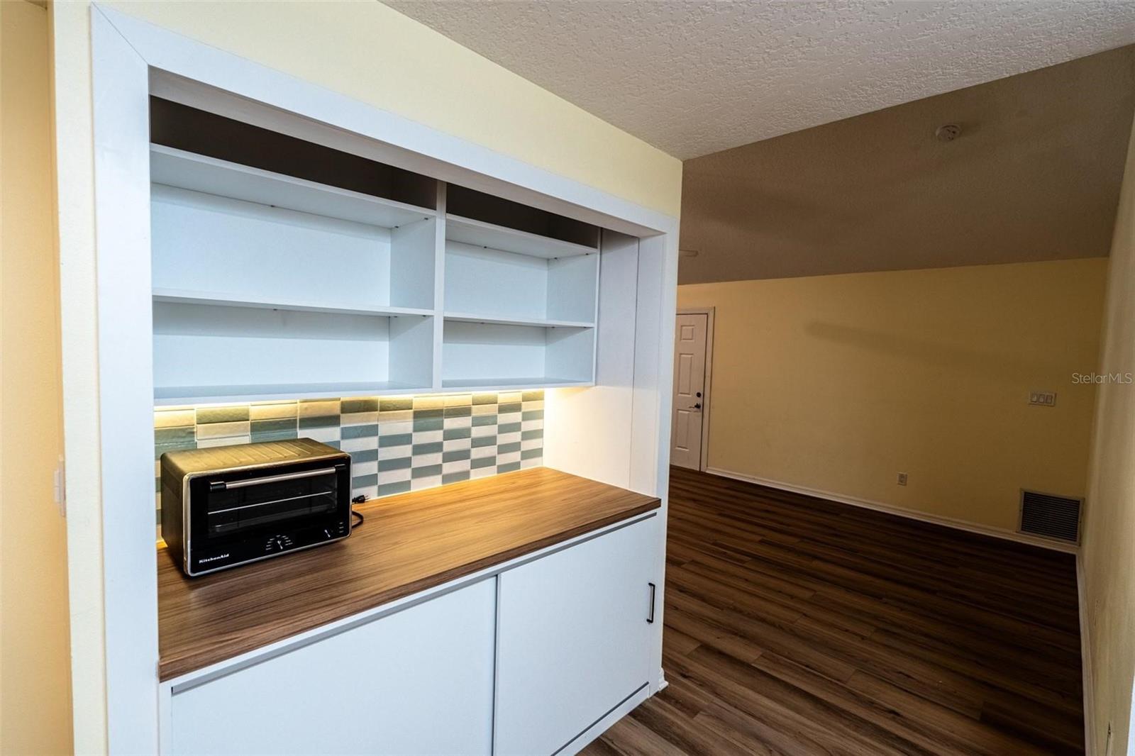 Image 33 of 52 For 681 Greywood Drive