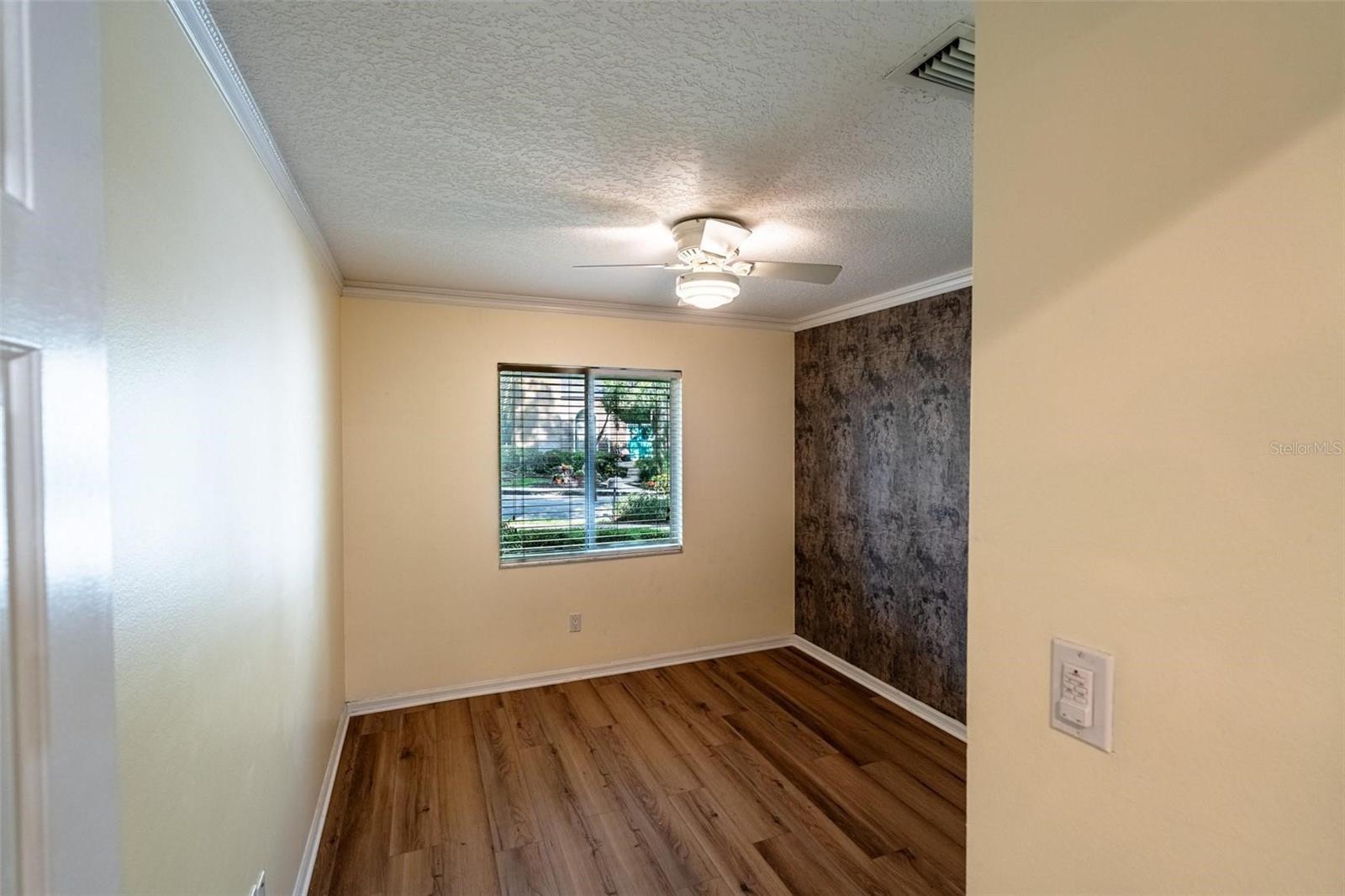 Image 34 of 52 For 681 Greywood Drive