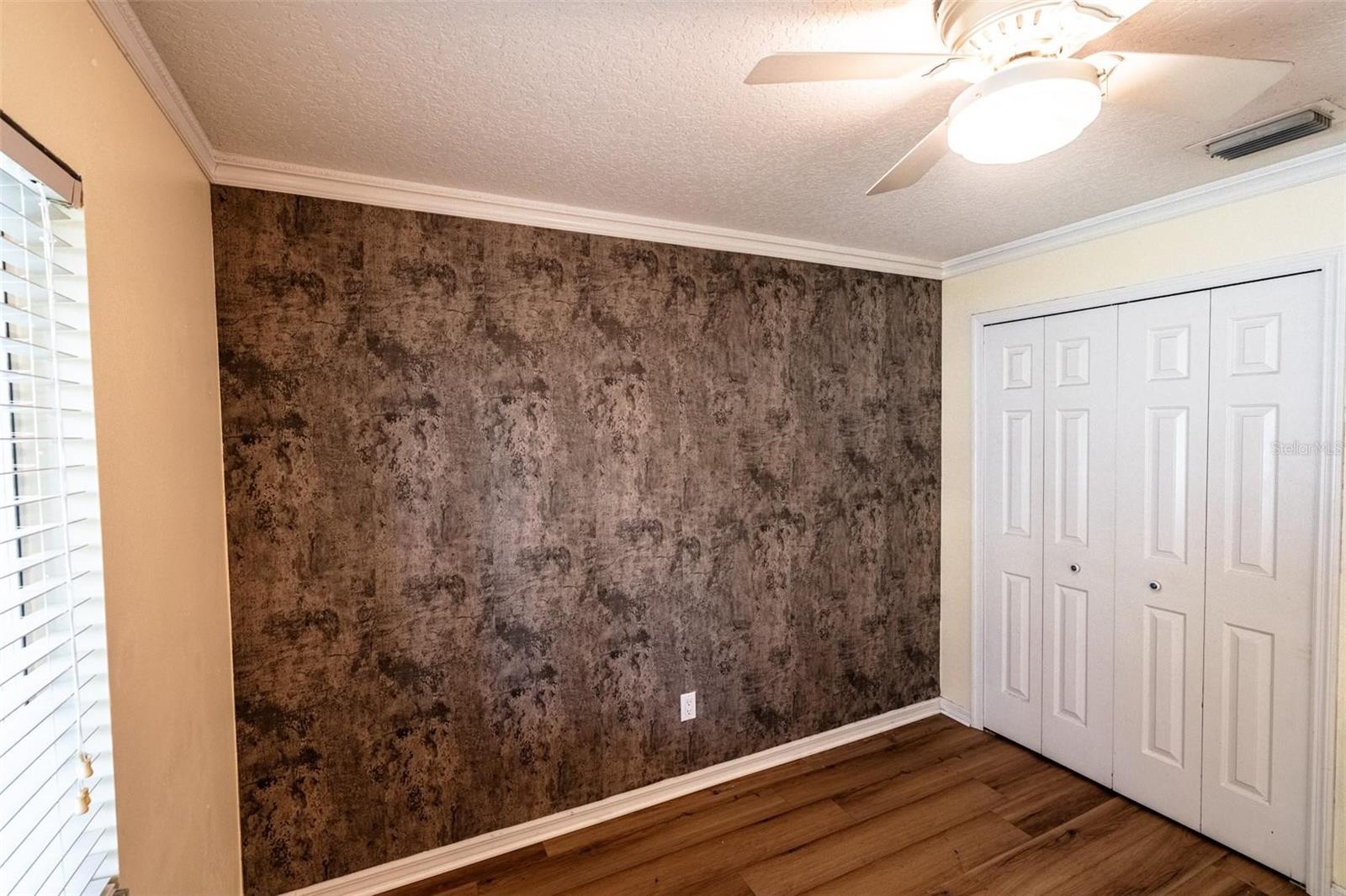 Image 35 of 52 For 681 Greywood Drive