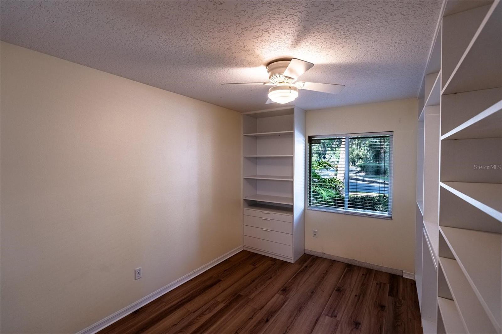 Image 36 of 52 For 681 Greywood Drive