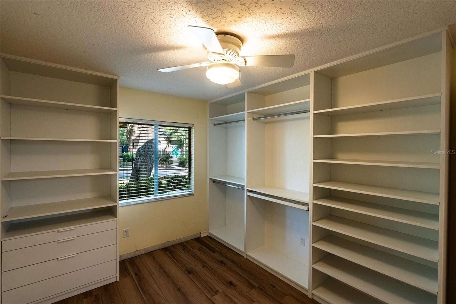 Image 37 of 52 For 681 Greywood Drive