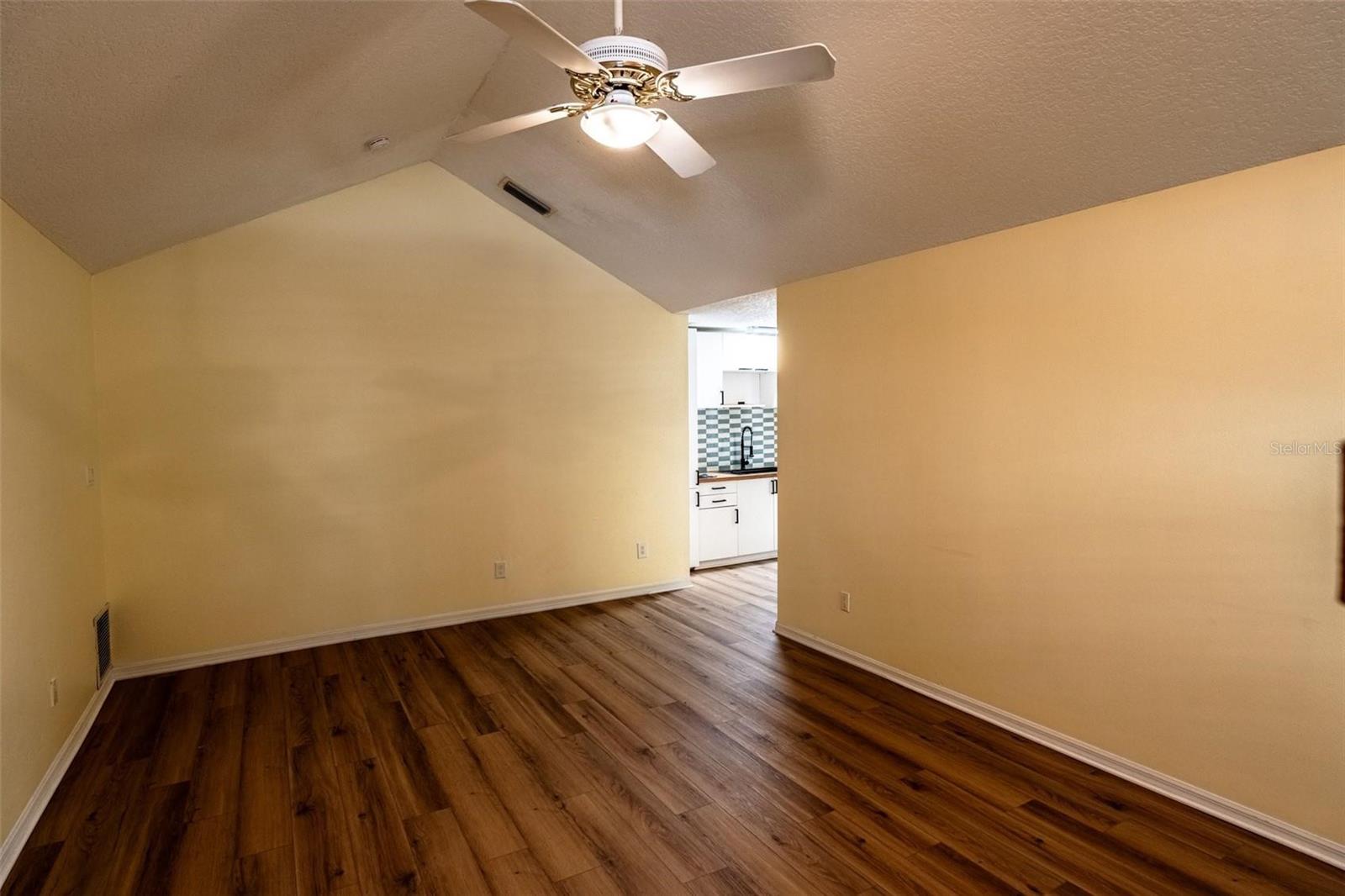 Image 40 of 52 For 681 Greywood Drive